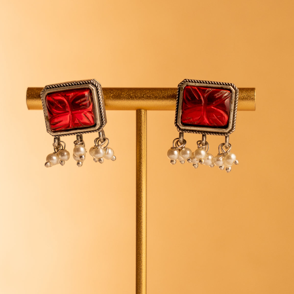 NIHARA FAUX SILVER PREMIUM SEMI HANDMADE CARVING NECKLACE WITH EARRINGS NL129