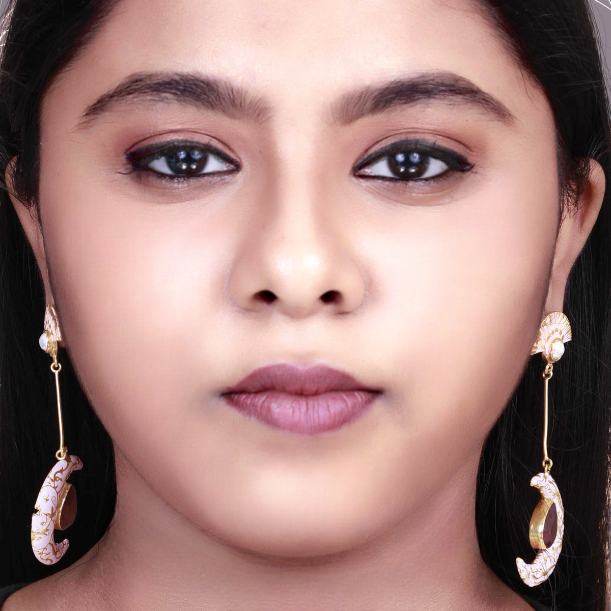 COOKIE MOON SEMI HANDMADE MONOLISA GOLD-TONED EARRING-ER154