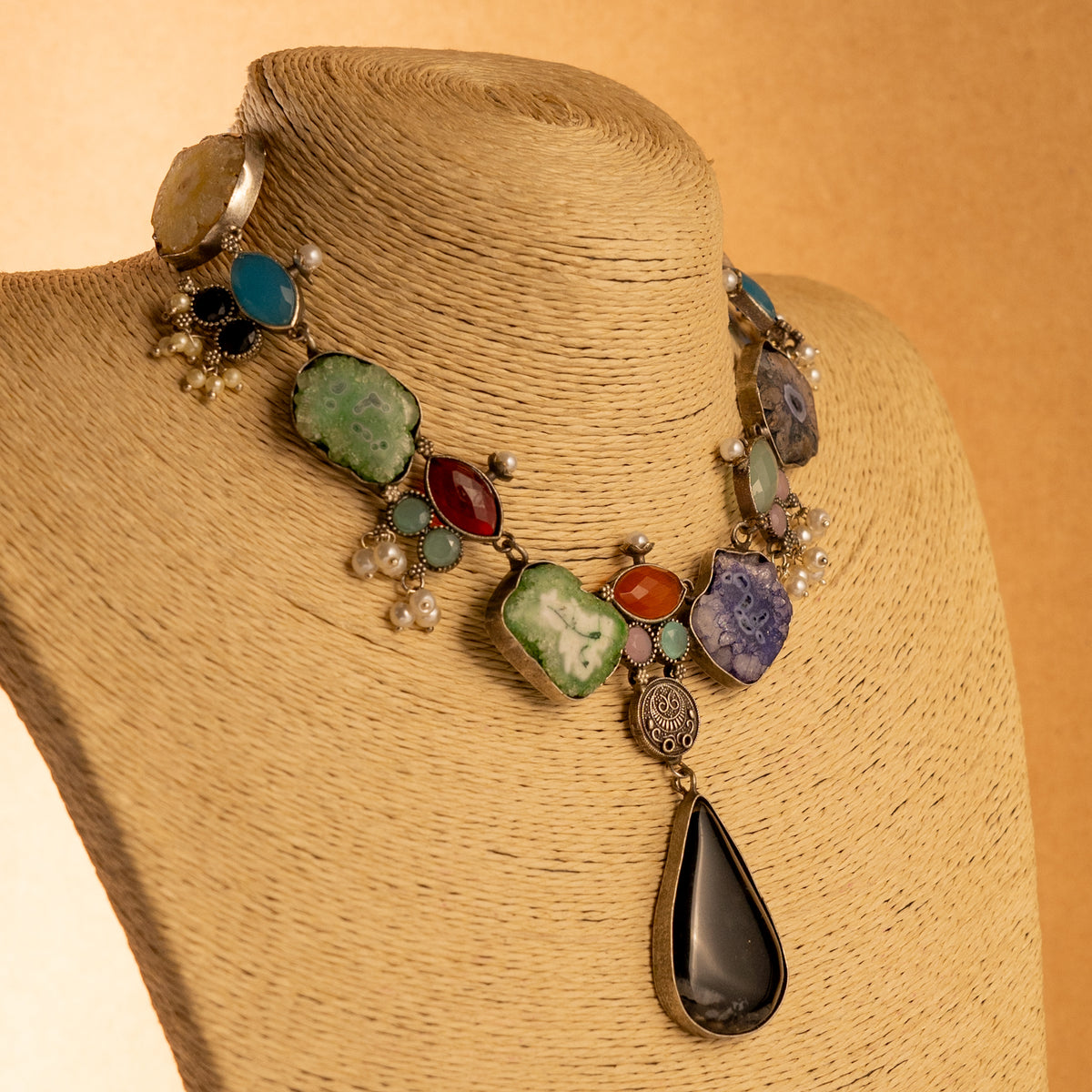 BRITA NATUAL STONES PREMIUM FAUX SILVER HANDMADE ANTIQUE NECKLACE/NECKPIECE NL20