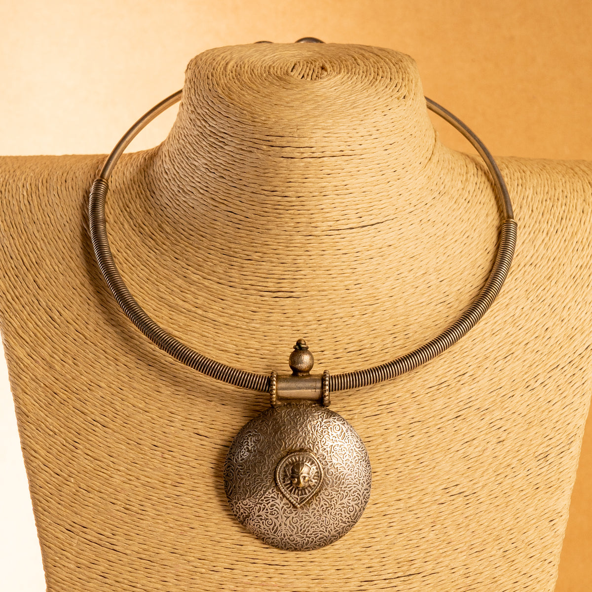 XANTHA PREMIUM POLISH HANDMADE AND HAND HAMMERED NECKLACE/NECKPIECE NL21