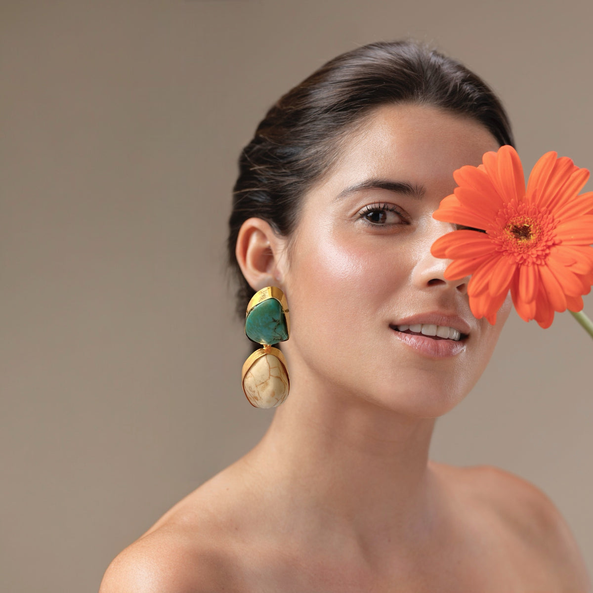 TIRANA GOLD TONED DANGLER EARRING ER625