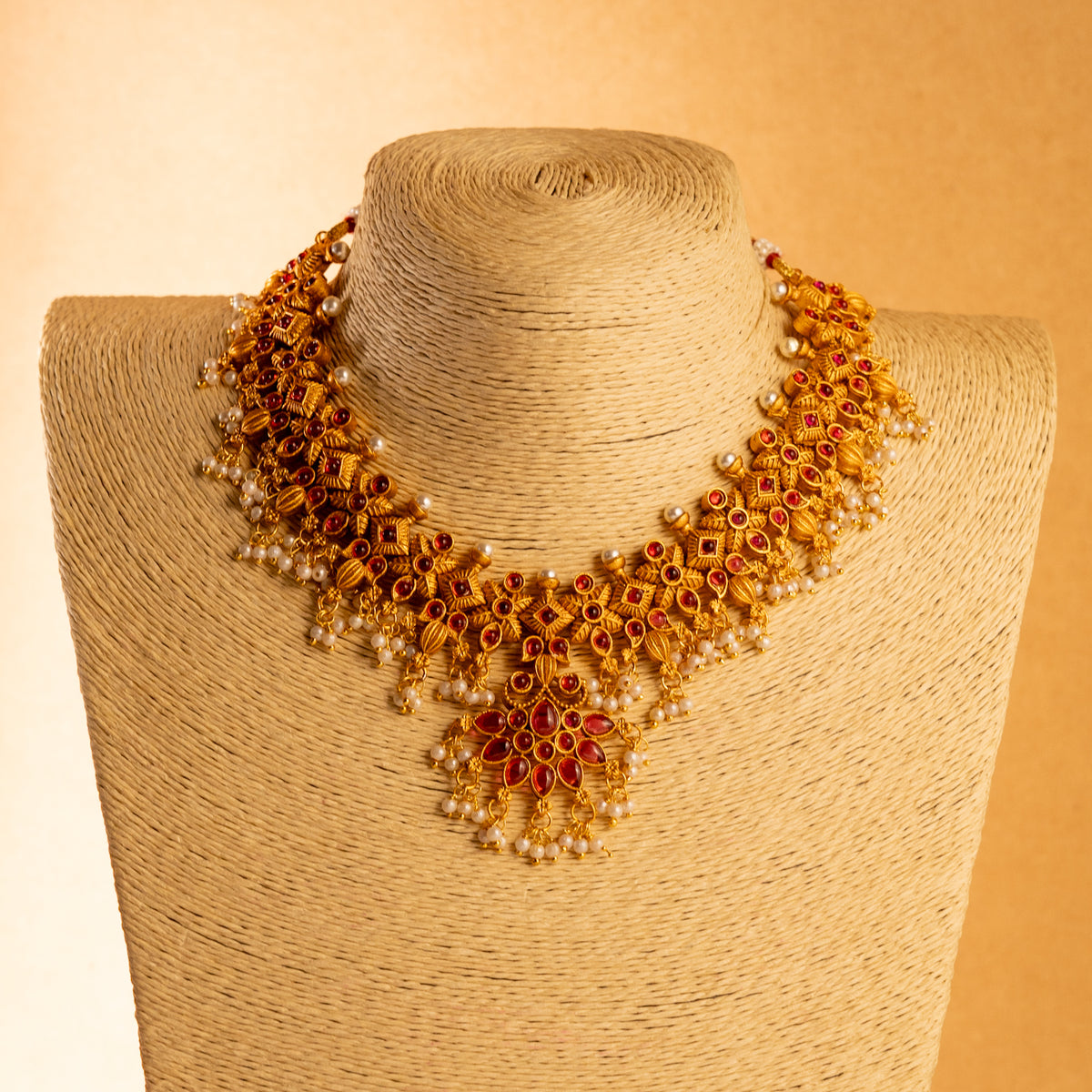 VANI GOLD TONED ANTIQUE FINISH NECKLACE WITH EARRINGS NL171