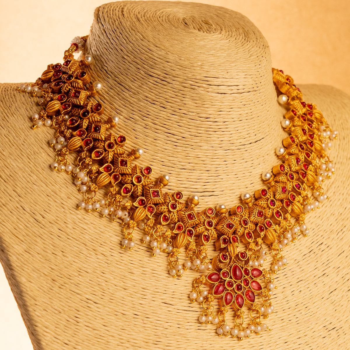 VANI GOLD TONED ANTIQUE FINISH NECKLACE WITH EARRINGS NL171