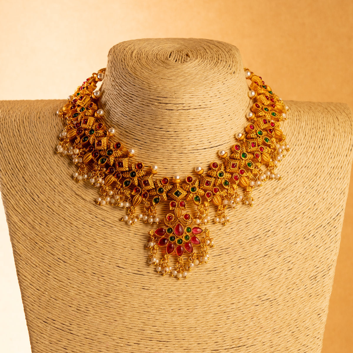 VANI GOLD TONED ANTIQUE FINISH NECKLACE WITH EARRINGS NL171