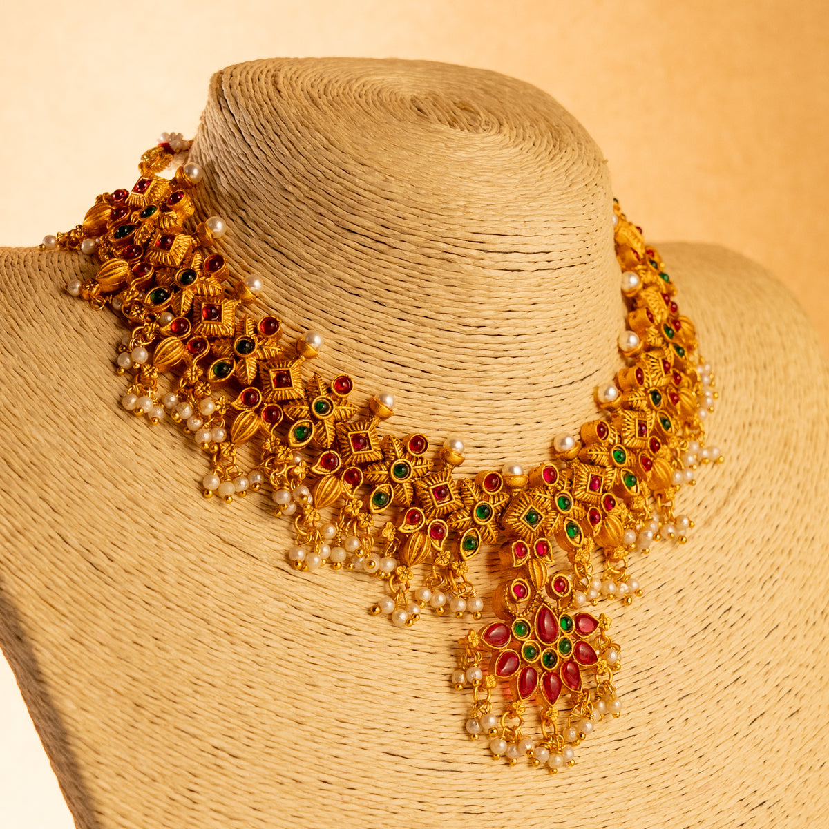 VANI GOLD TONED ANTIQUE FINISH NECKLACE WITH EARRINGS NL171