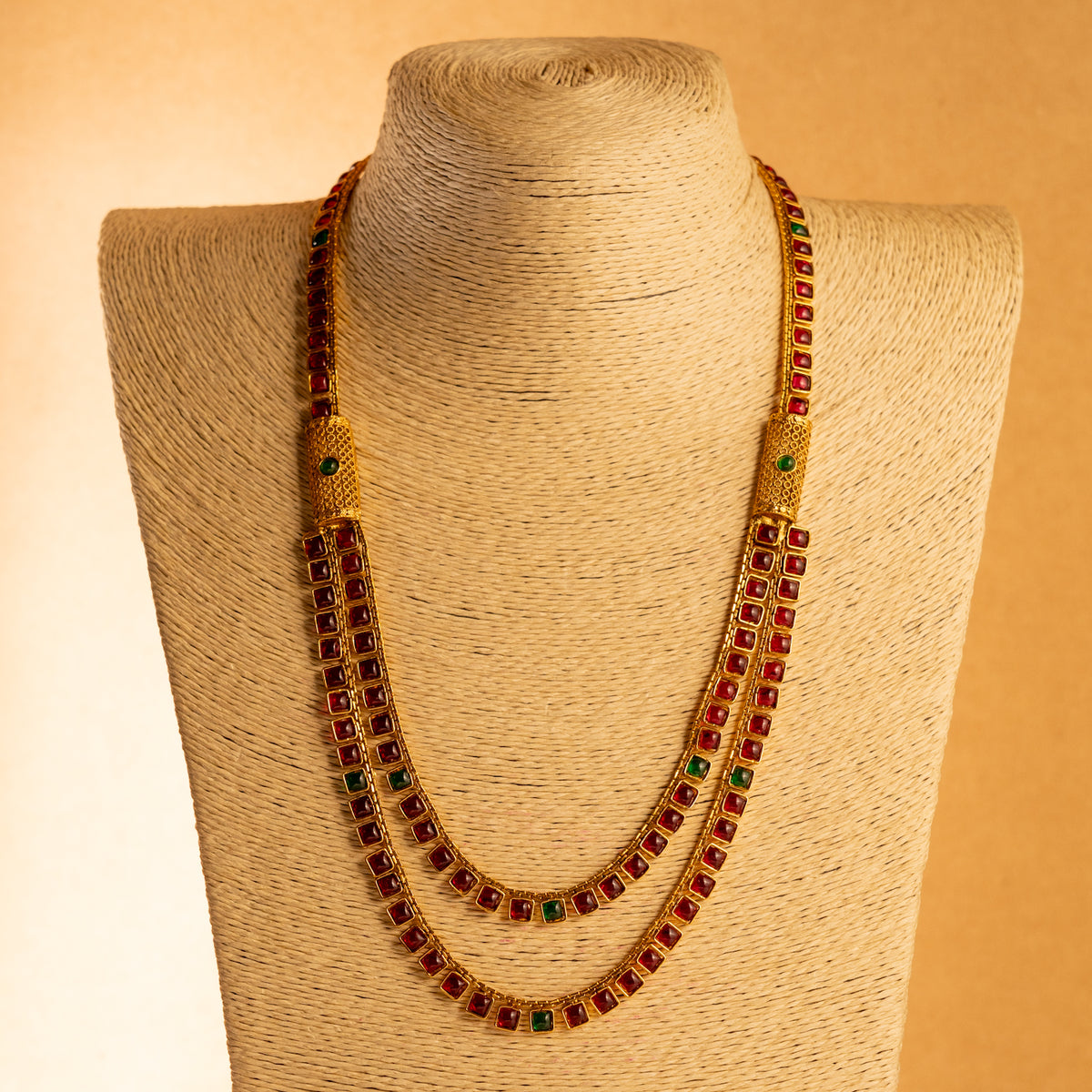 KEERTHI GOLD TONED ANTIQUE FINISH NECKLACE WITH EARRINGS NL172