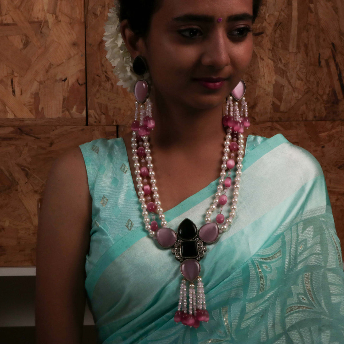 MEHANDI HANDMADE RAW AND RUSTIC FINISH MONALISA STONE PEARL AND BEADED MALA WITH EARRINGS ML11