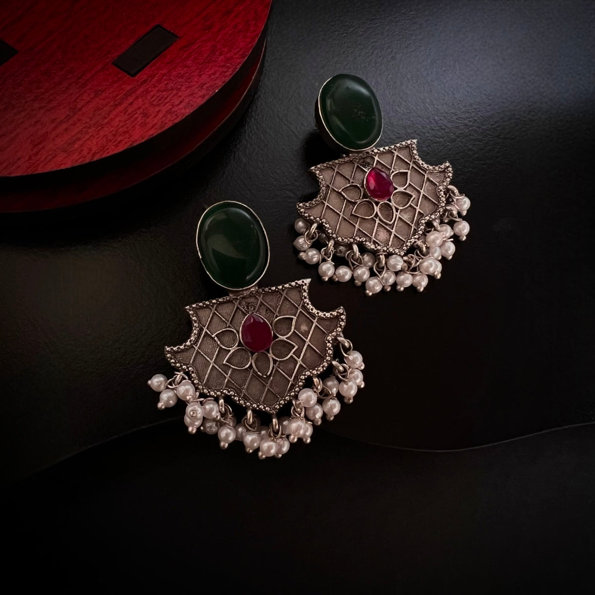 RITHIKA SEMI HANDMADE BRASS MONALISA STONES STUDS ER647