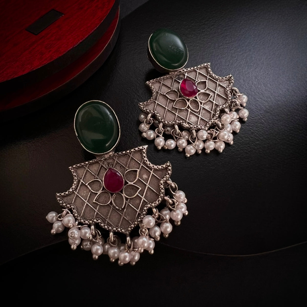 RITHIKA SEMI HANDMADE BRASS MONALISA STONES STUDS ER647