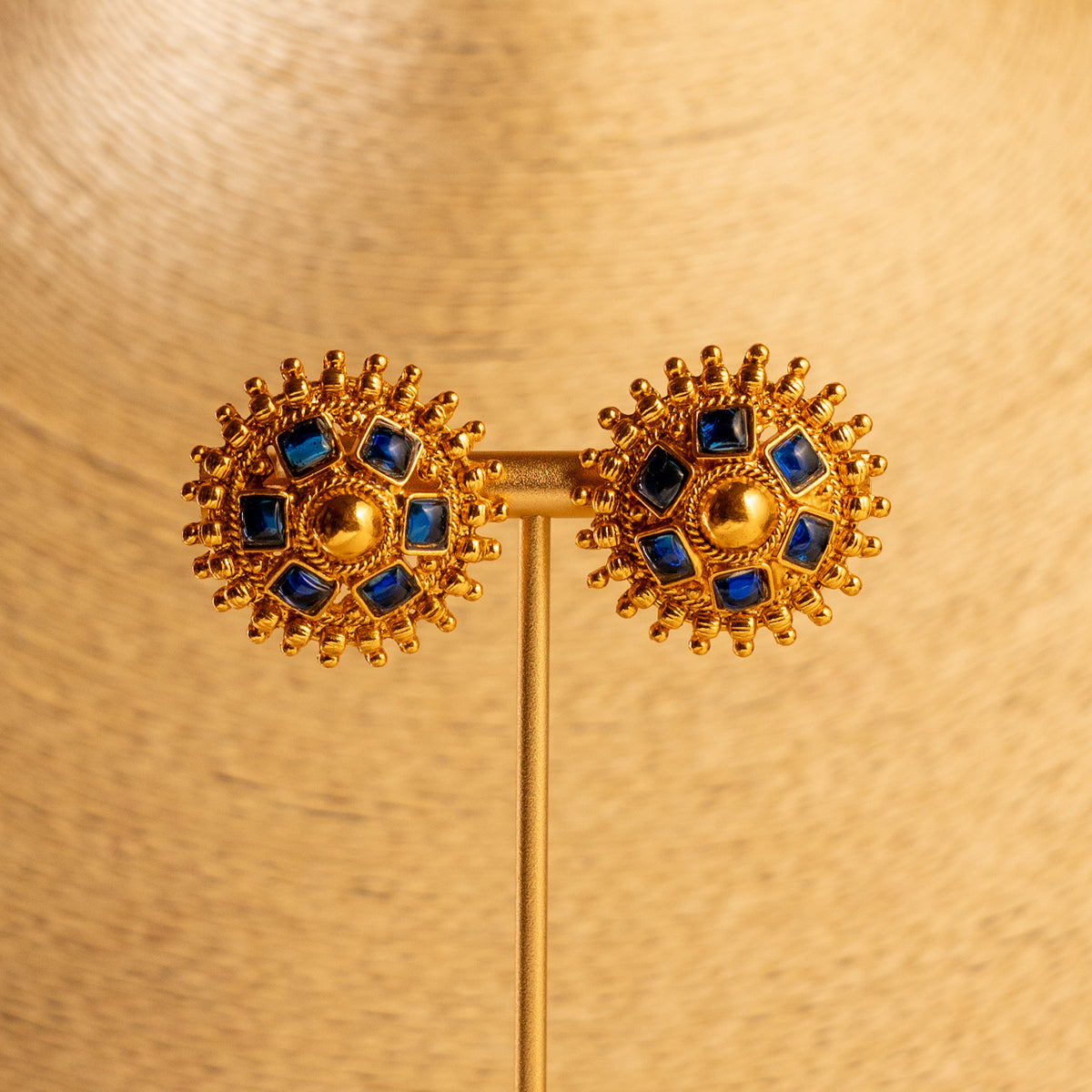 PREETHA GOLD TONED ANTIQUE FINISH NECKLACE WITH EARRINGS NL183