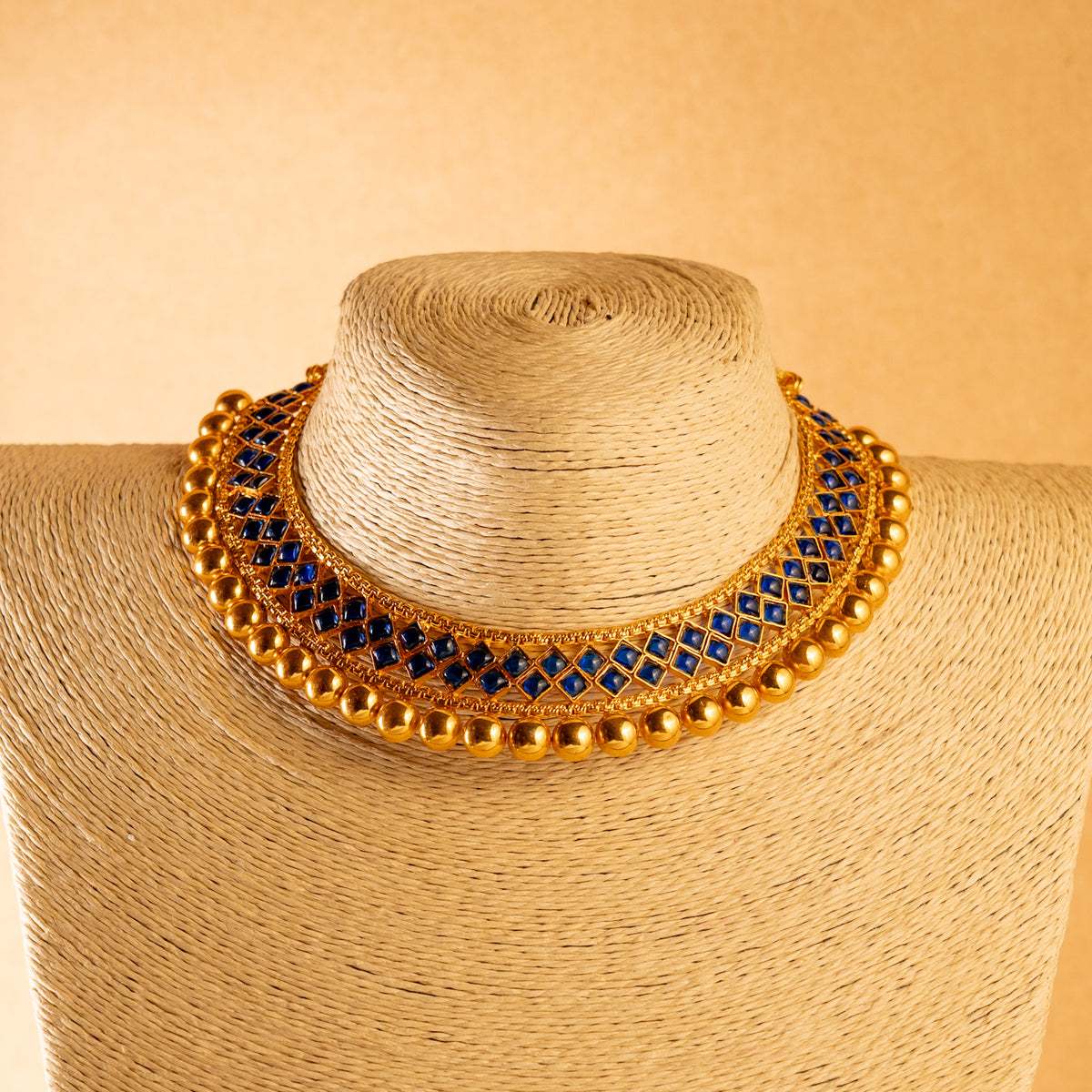 PREETHA GOLD TONED ANTIQUE FINISH NECKLACE WITH EARRINGS NL183