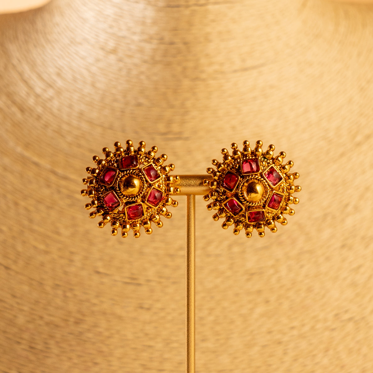 PREETHA GOLD TONED ANTIQUE FINISH NECKLACE WITH EARRINGS NL183