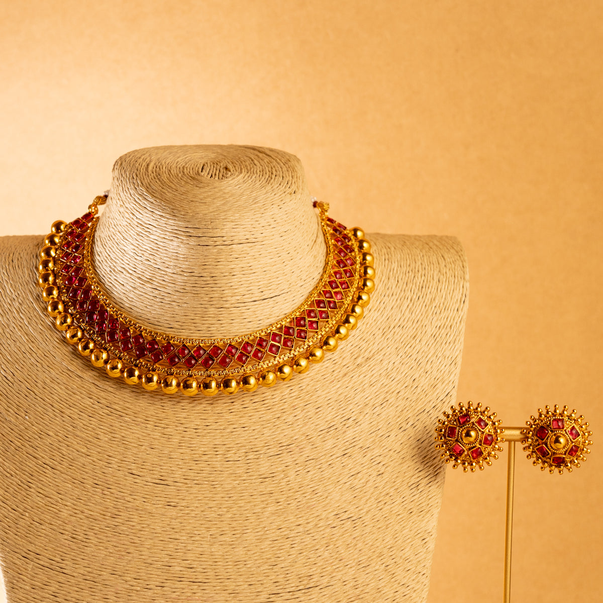 PREETHA GOLD TONED ANTIQUE FINISH NECKLACE WITH EARRINGS NL183