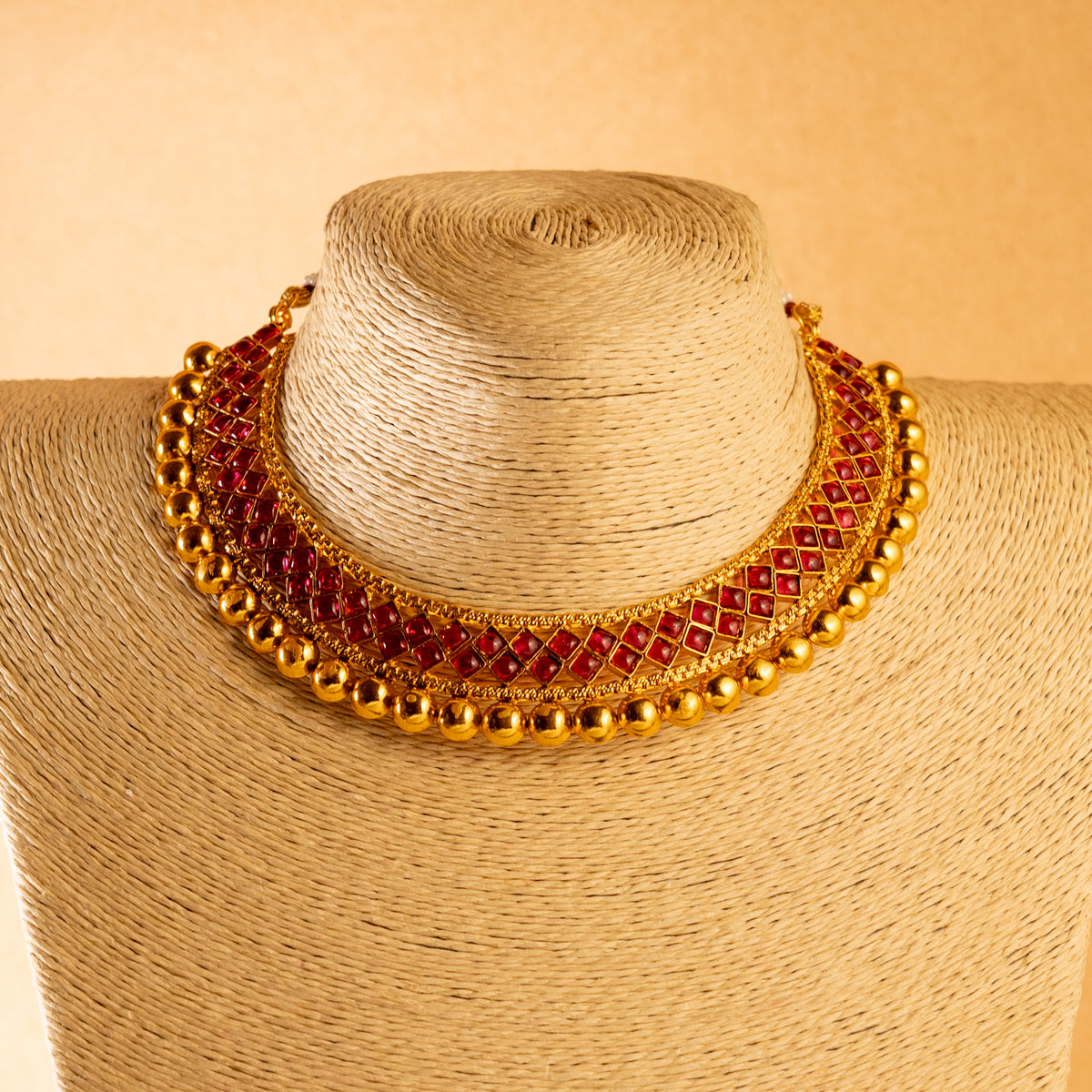 PREETHA GOLD TONED ANTIQUE FINISH NECKLACE WITH EARRINGS NL183