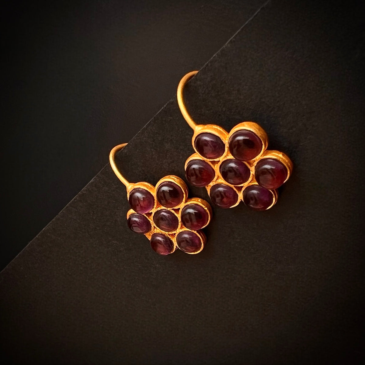 THILAMA FLORAL ANTIQUE GOLD TONED STUDS ER177