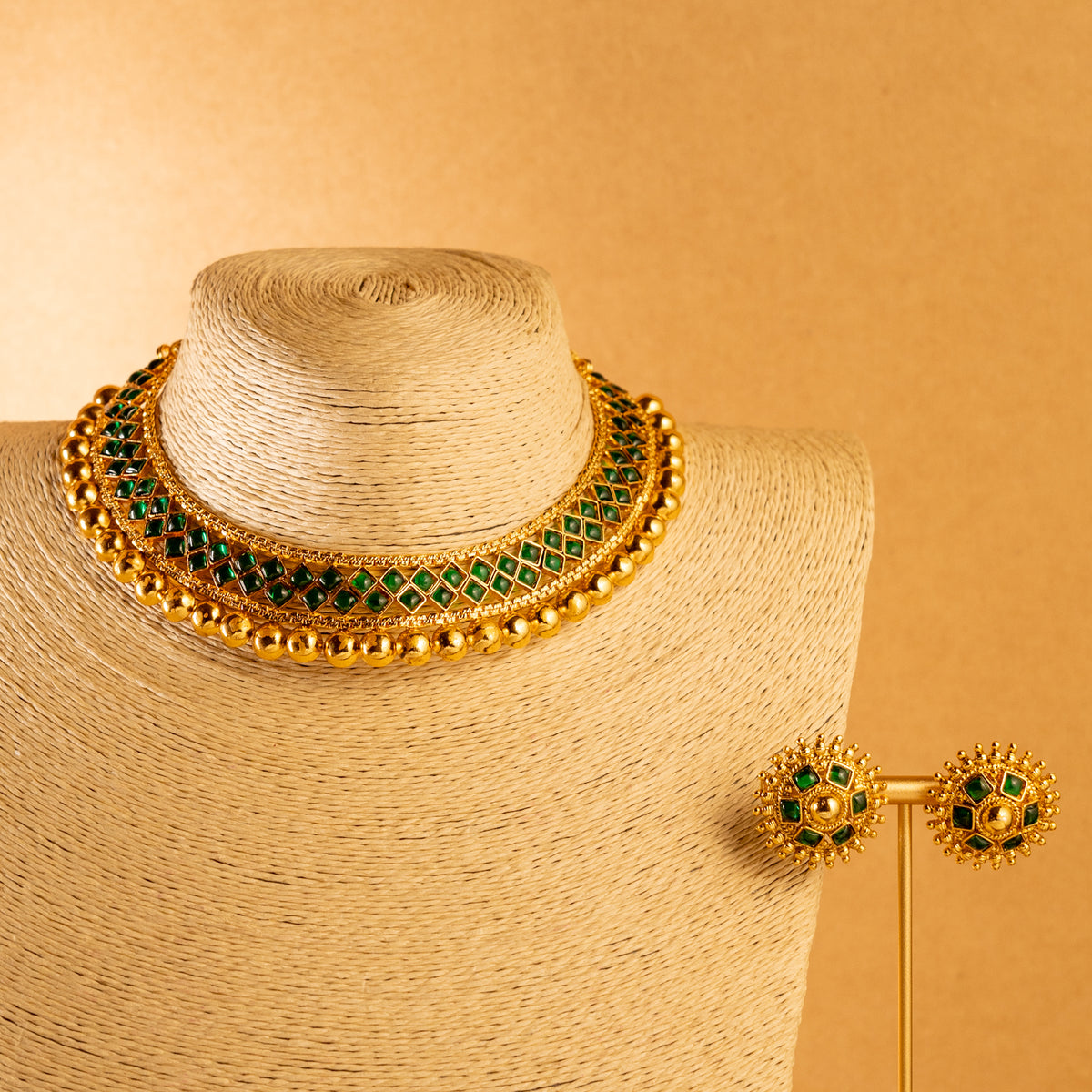 PREETHA GOLD TONED ANTIQUE FINISH NECKLACE WITH EARRINGS NL183