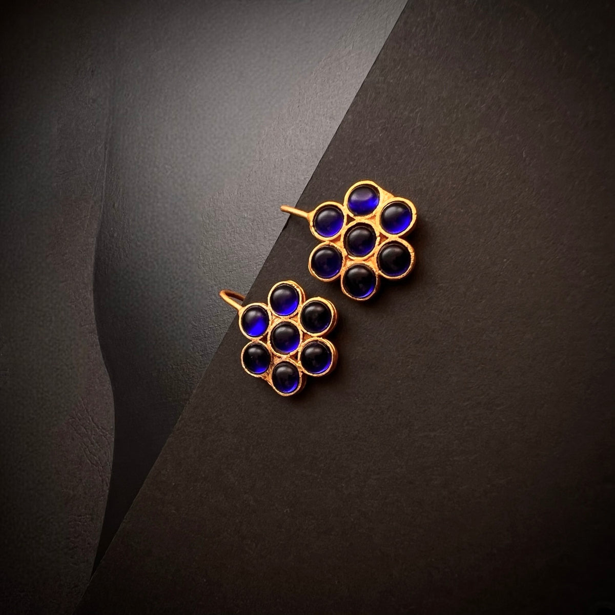 THILAMA FLORAL ANTIQUE GOLD TONED STUDS ER177