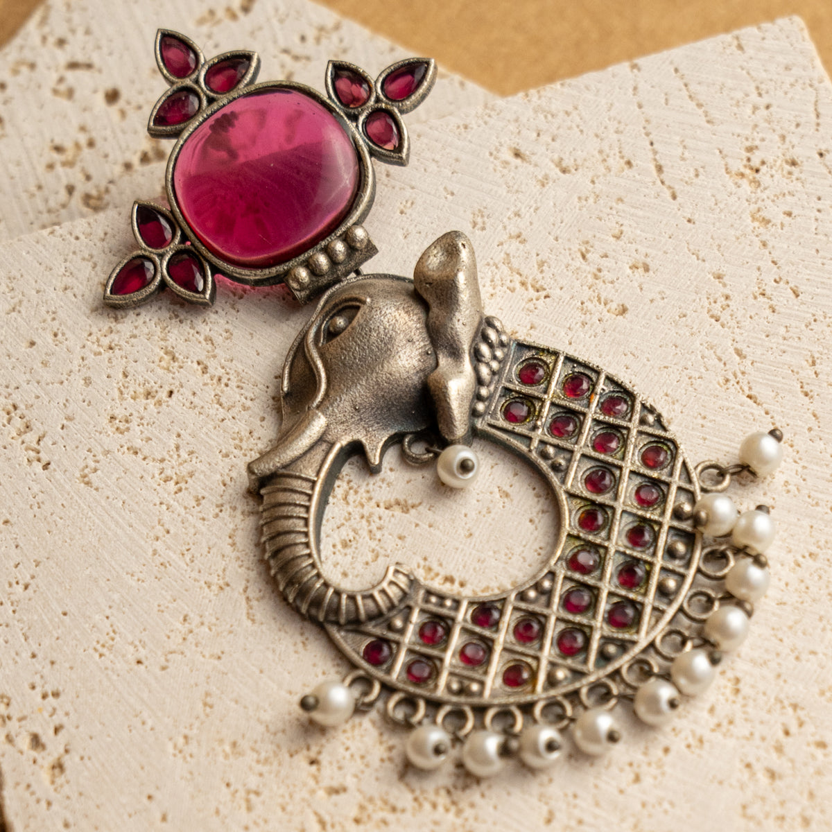 PINKY SEMI HANDMADEMONALISA STONE EARRINGS/ STUDS ER670