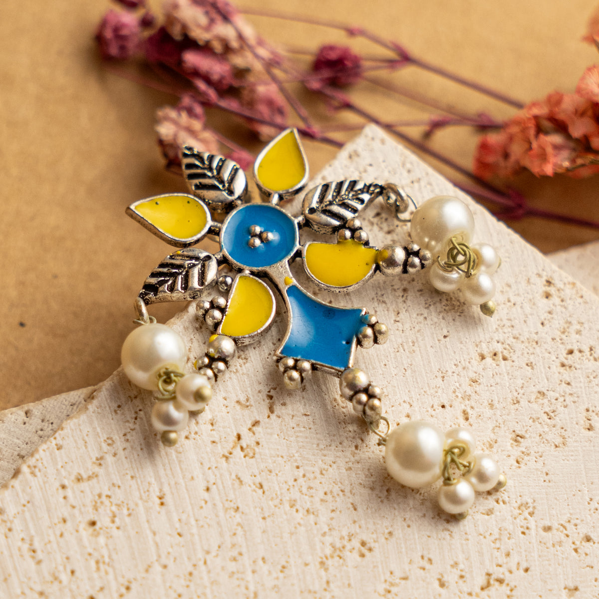 RICHUNA ENAMEL STUDS/ EARRINGS ER660
