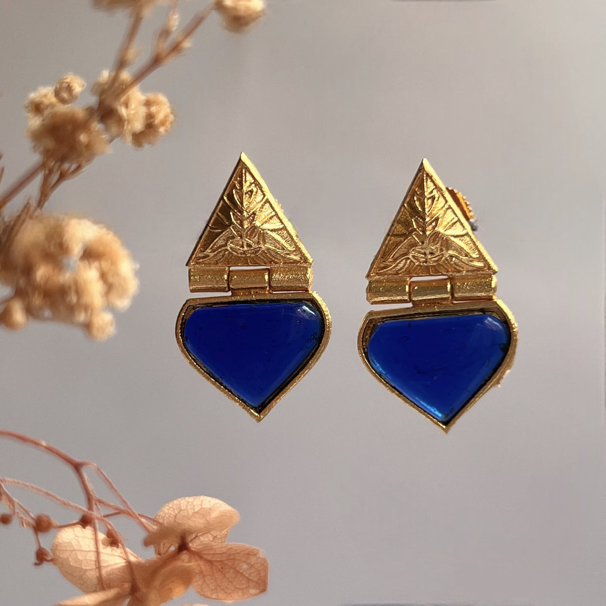 CONIKA BRILLIANCE SEMI HANDMADE MONALISA STUDS ER172