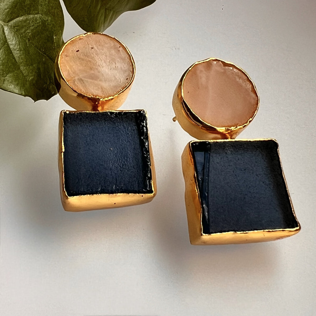 SHINORA GOLD TONED 18KT GP PLATING  SEMI HANDMADE RAW STONE STUDS ER622