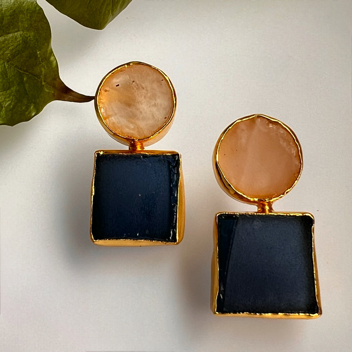 SHINORA GOLD TONED 18KT GP PLATING  SEMI HANDMADE RAW STONE STUDS ER622