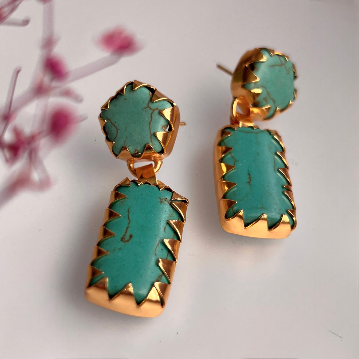 HIRANA GOLD TONED DANGLER EARRING ER624