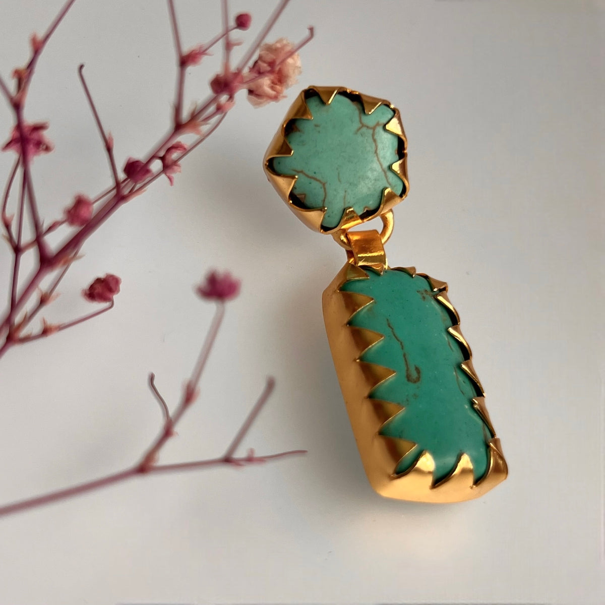 HIRANA GOLD TONED DANGLER EARRING ER624