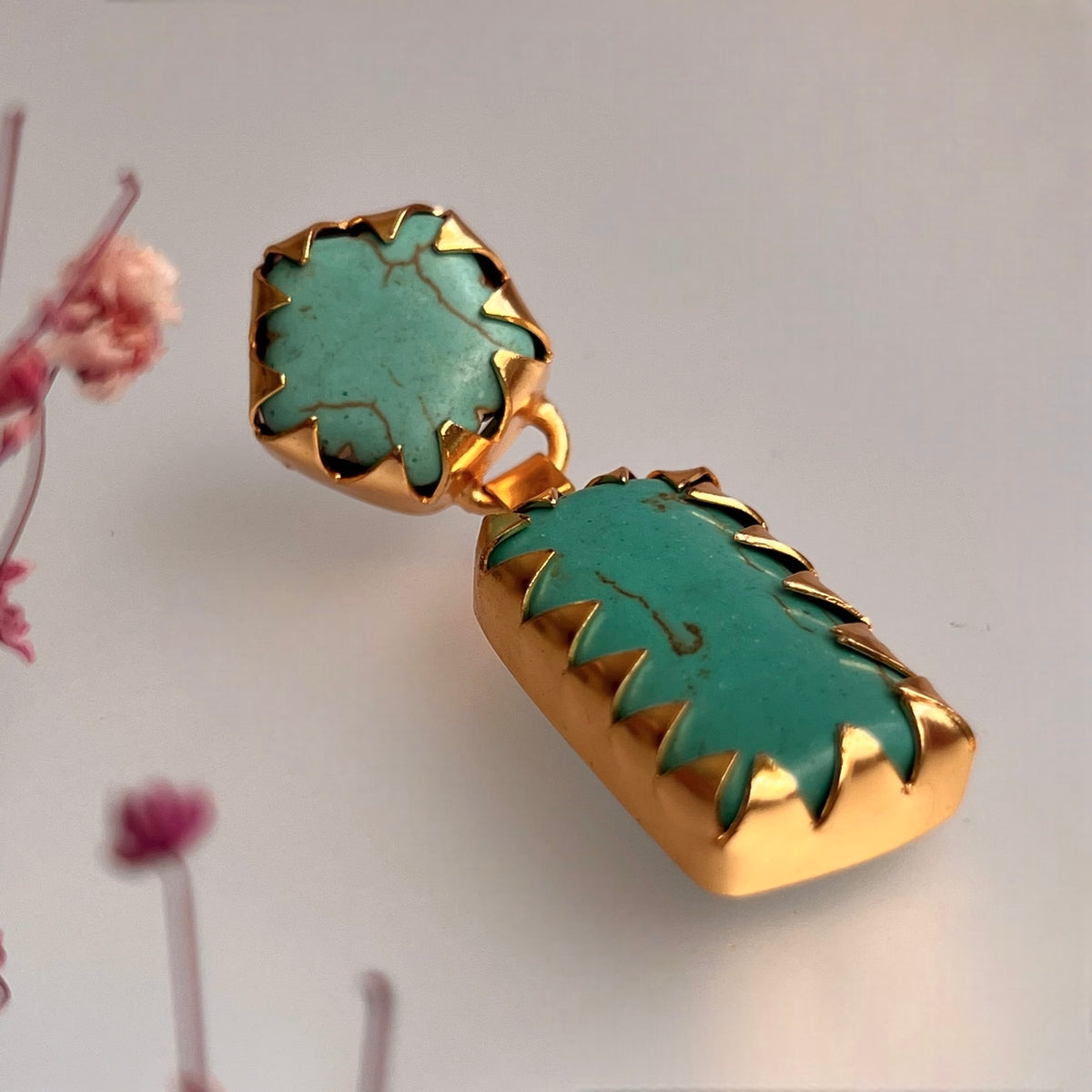 HIRANA GOLD TONED DANGLER EARRING ER624