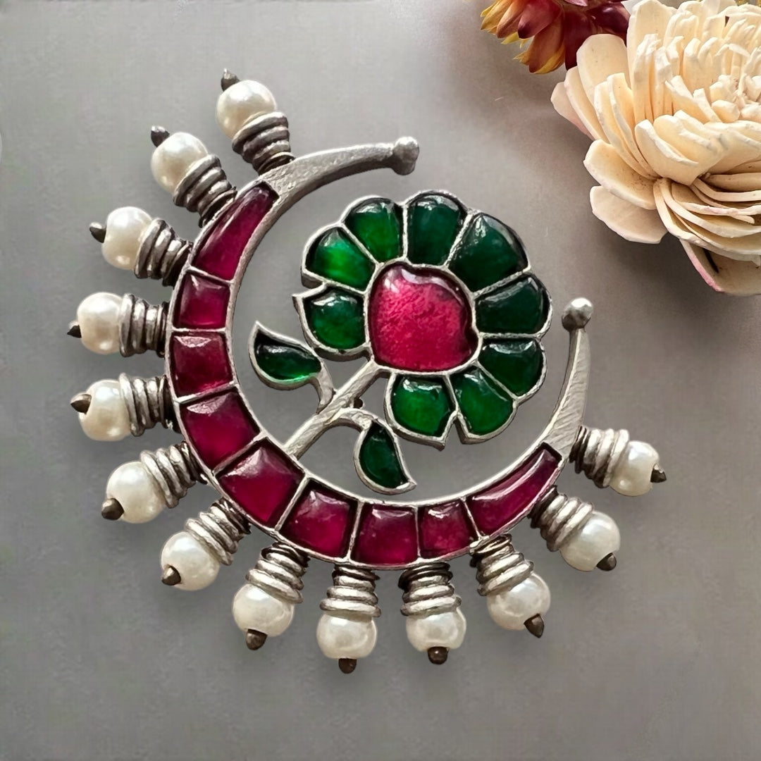 SKYLINE BOUQUET SILVER LOOK ALIKE SEMI HANDMADE STUDS ER514