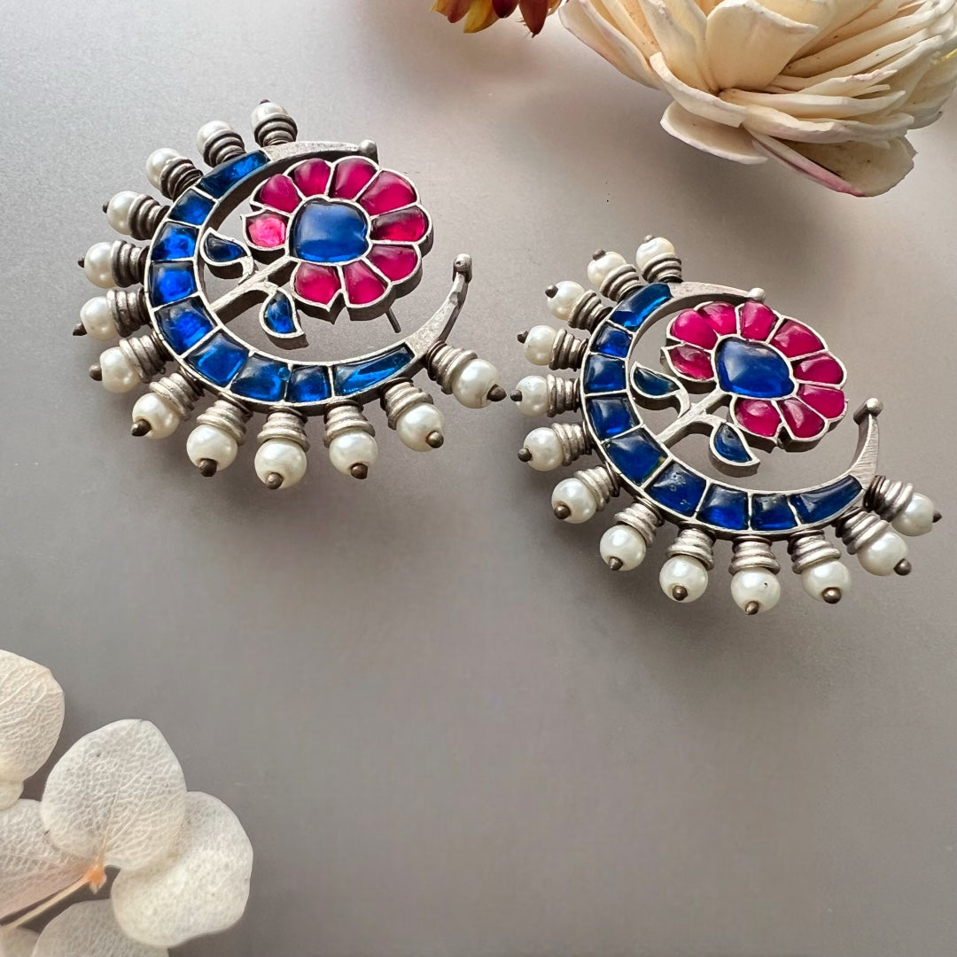 SKYLINE BOUQUET SILVER LOOK ALIKE SEMI HANDMADE STUDS ER514