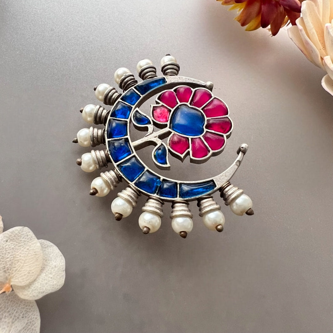 SKYLINE BOUQUET SILVER LOOK ALIKE SEMI HANDMADE STUDS ER514