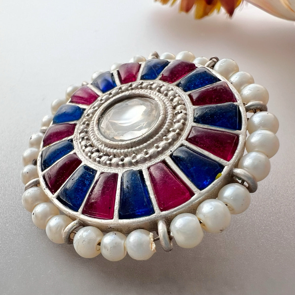 CHARM CHAKRA SILVER LOOK ALIKE SEMI HANDMADE STUDS ER521