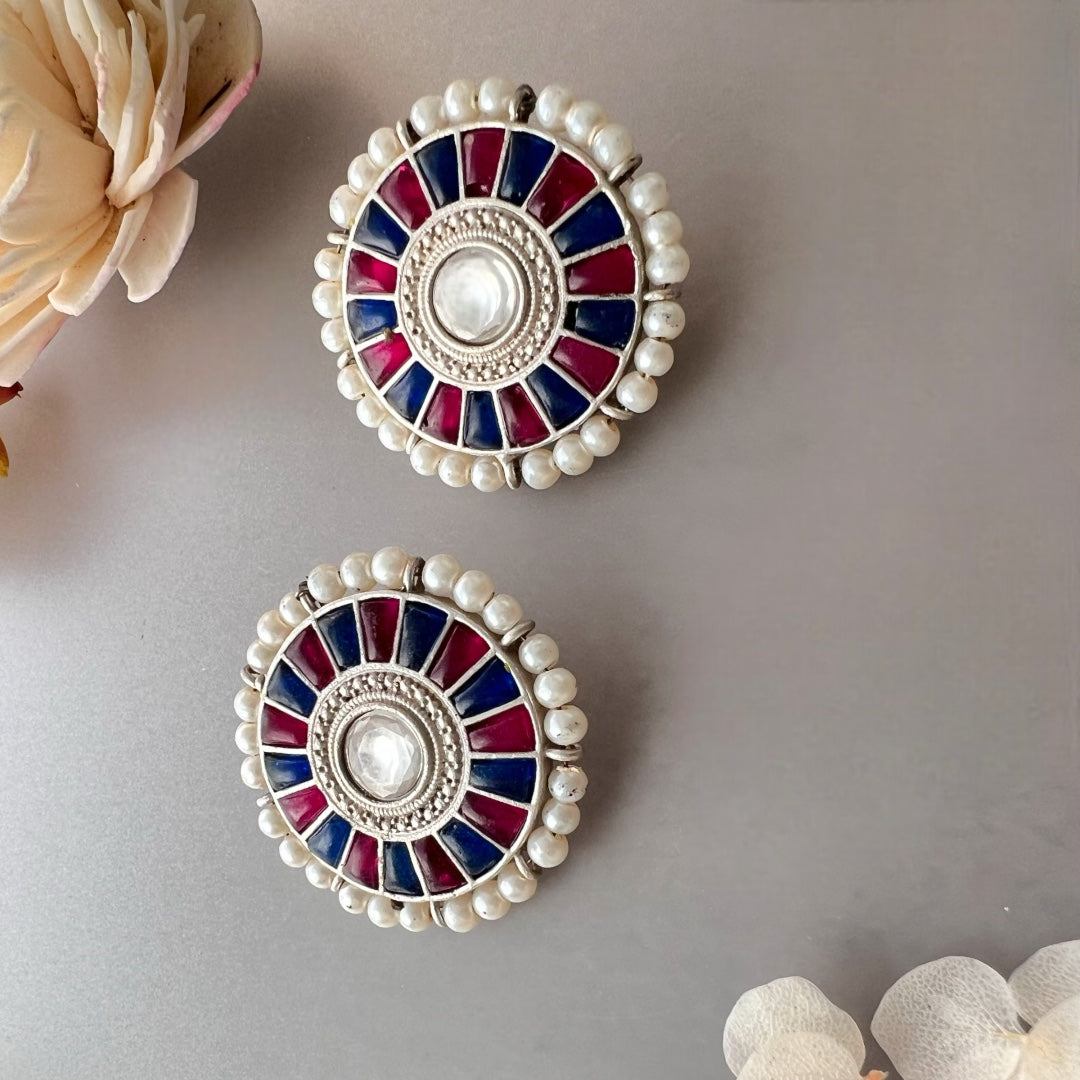 CHARM CHAKRA SILVER LOOK ALIKE SEMI HANDMADE STUDS ER521