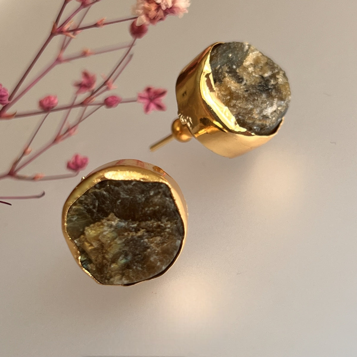 GOLD SCAPE RAW STONE HANDMADE STUDS WITH 18KT GP PLATING ER623
