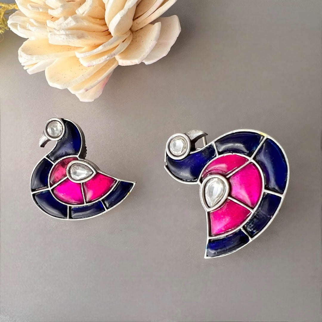 QUAKER  SILVER LOOK ALIKE SEMI HANDMADE STUDS ER523