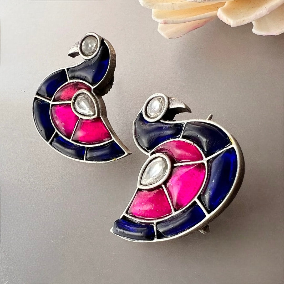 QUAKER  SILVER LOOK ALIKE SEMI HANDMADE STUDS ER523