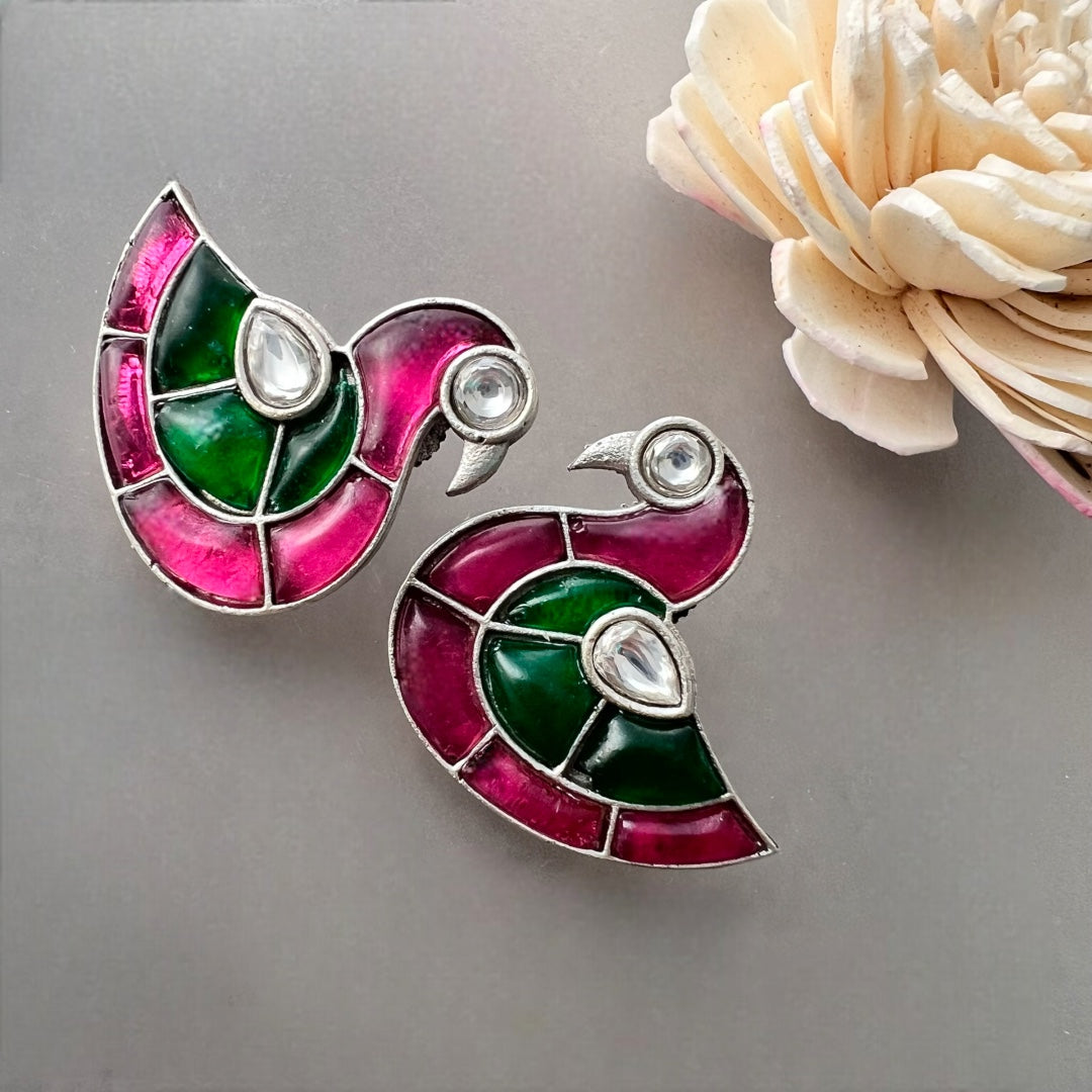 QUAKER  SILVER LOOK ALIKE SEMI HANDMADE STUDS ER523