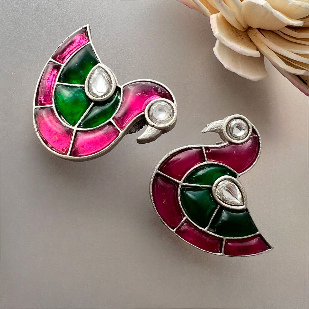 QUAKER  SILVER LOOK ALIKE SEMI HANDMADE STUDS ER523