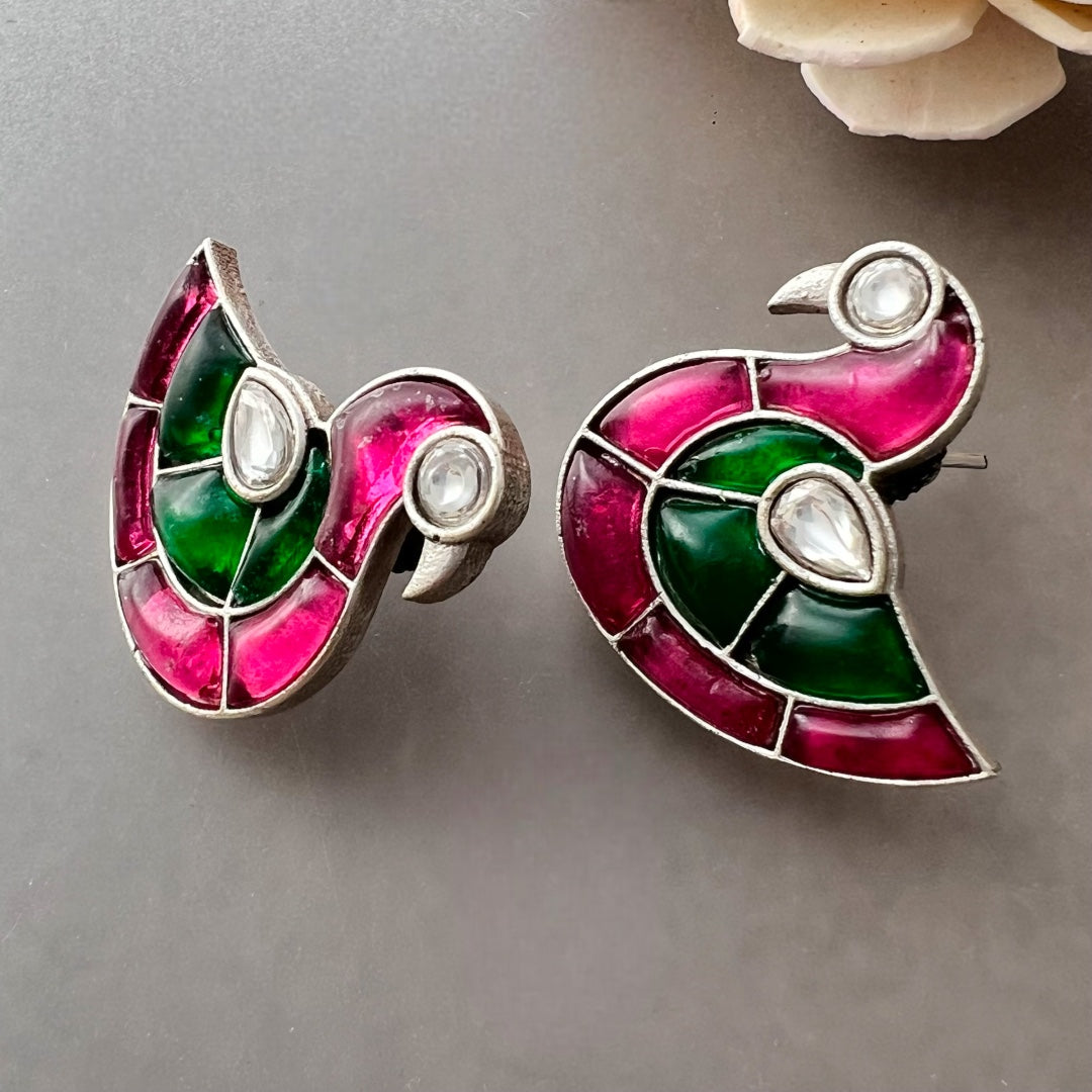 QUAKER  SILVER LOOK ALIKE SEMI HANDMADE STUDS ER523