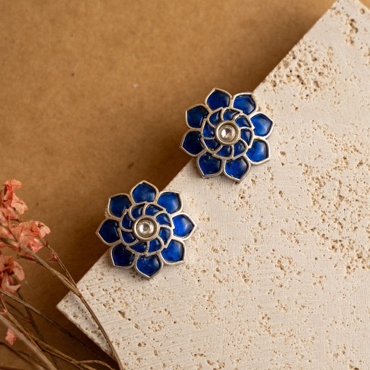 VIDHAI FAUX SILVER MONALISA STONE SEMI HANDMADE STUDS/ EARRINGS ER687