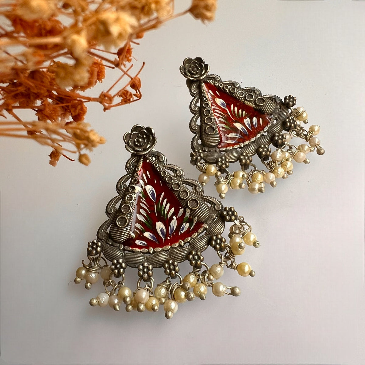 TERRA DAZZLE RAW AND RUSTIC HANDPAINTED SILVER LOOK ALIKE STUD ER616