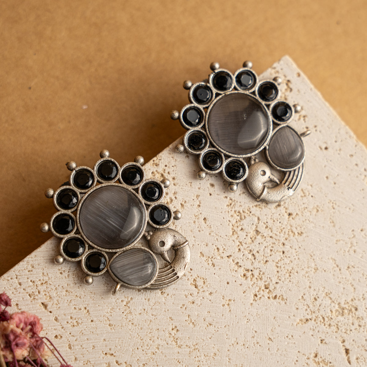 VIMA MONALISA STONE FAUX SILVER SEMI HANDMADE STUDS/ EARRINGS ER686