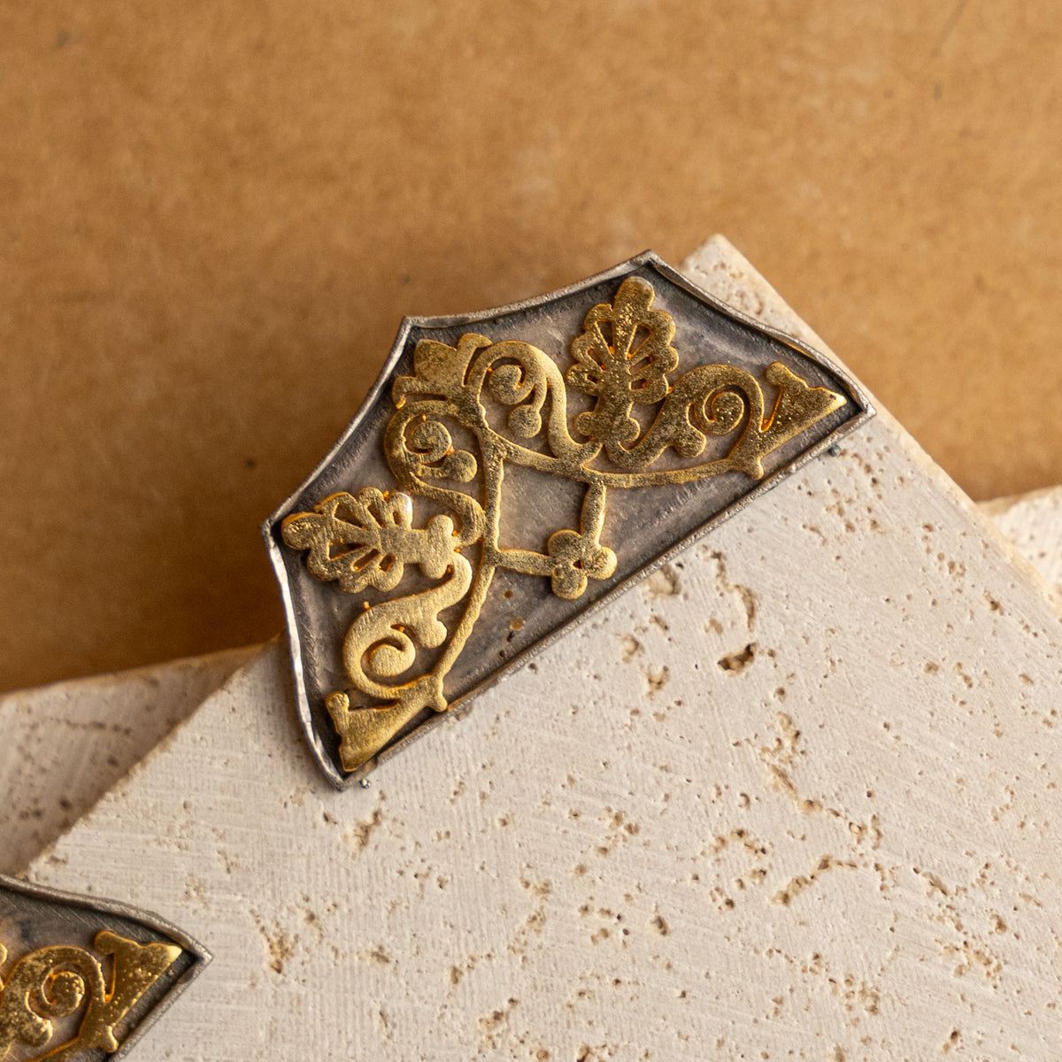 DANIA DUAL TONE FAUX SILVER RAW AND RUSTIC HANDMADE STUDS ER703