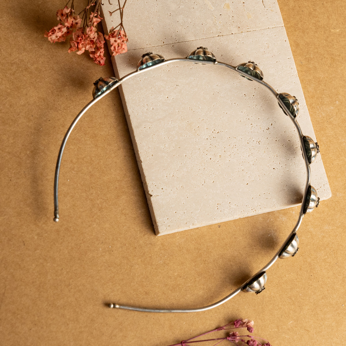 ANUSHKA SILVER TONED FAUX SILVER ANTIQUE HEAD ACCESSORIES HA03