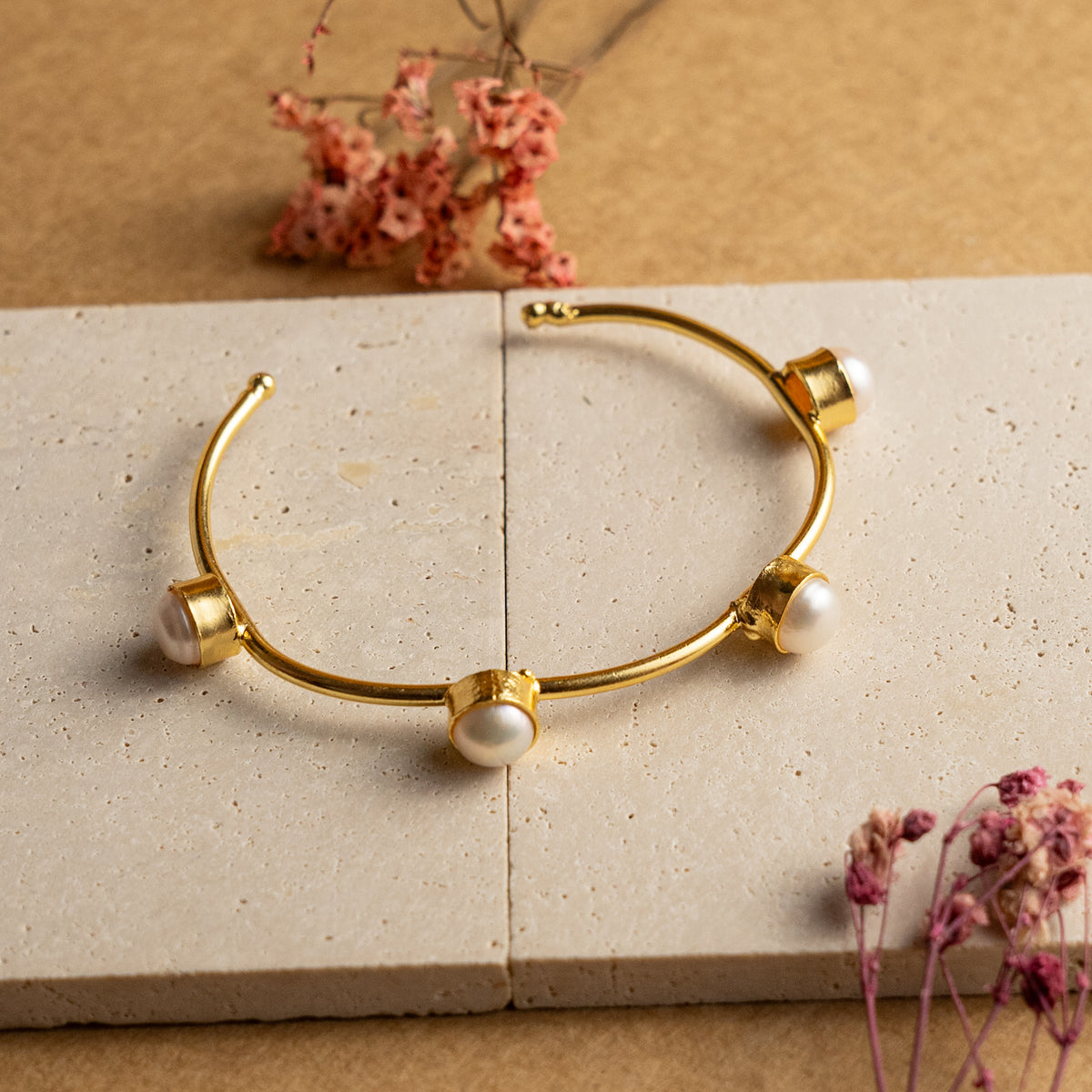 MINNE  HAND HAMMERED AND HANDMADE GOLD TONED CLASSIC STONE BRACELETS BR34