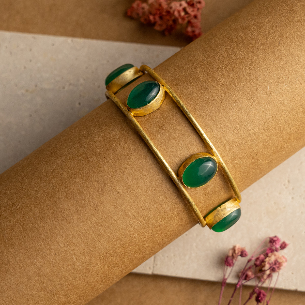 EMERALD  HAND HAMMERED AND HANDMADE GOLD TONED CLASSIC STONE BRACELETS BR40