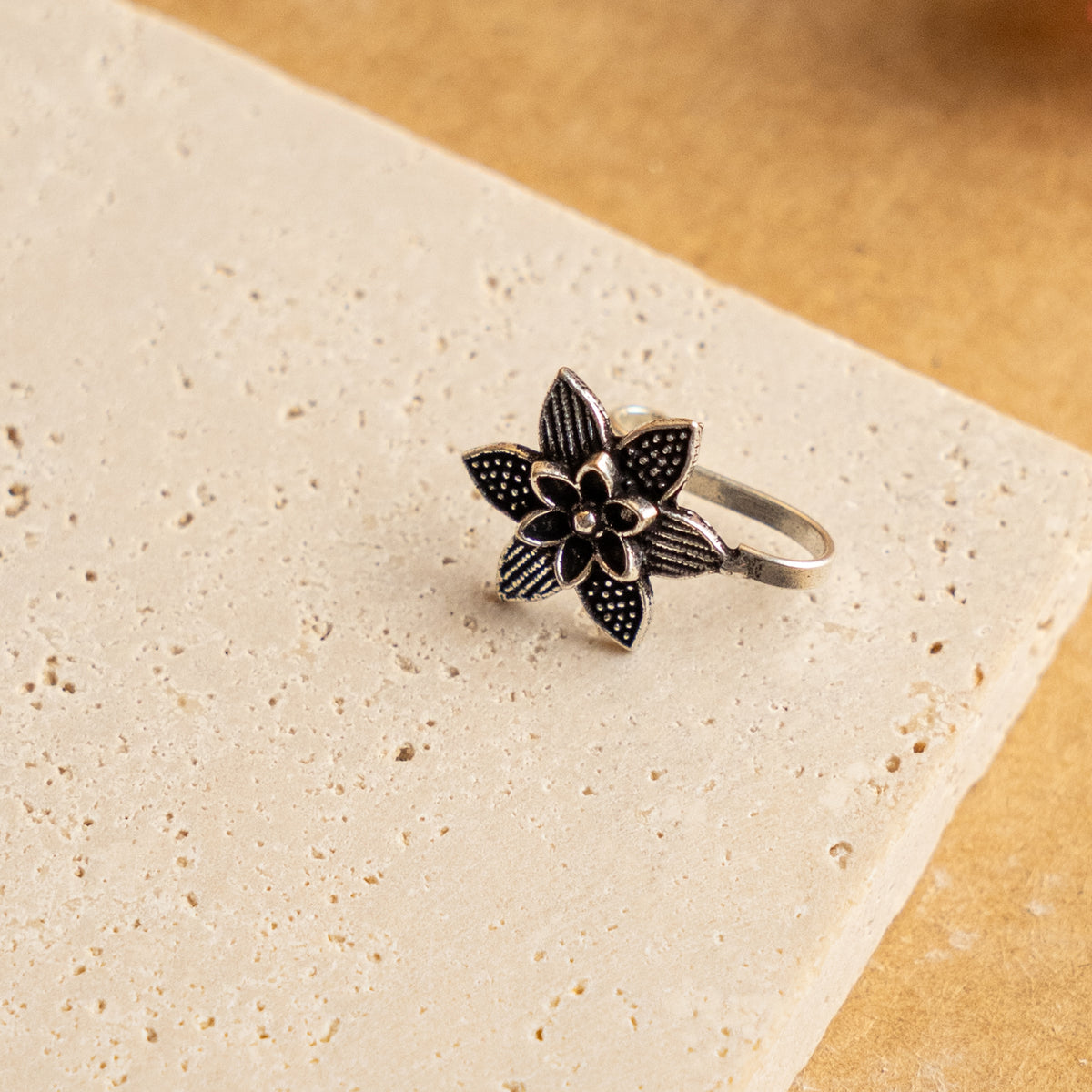 SCOTTIE CLIP ON NOSE STUDS NS90