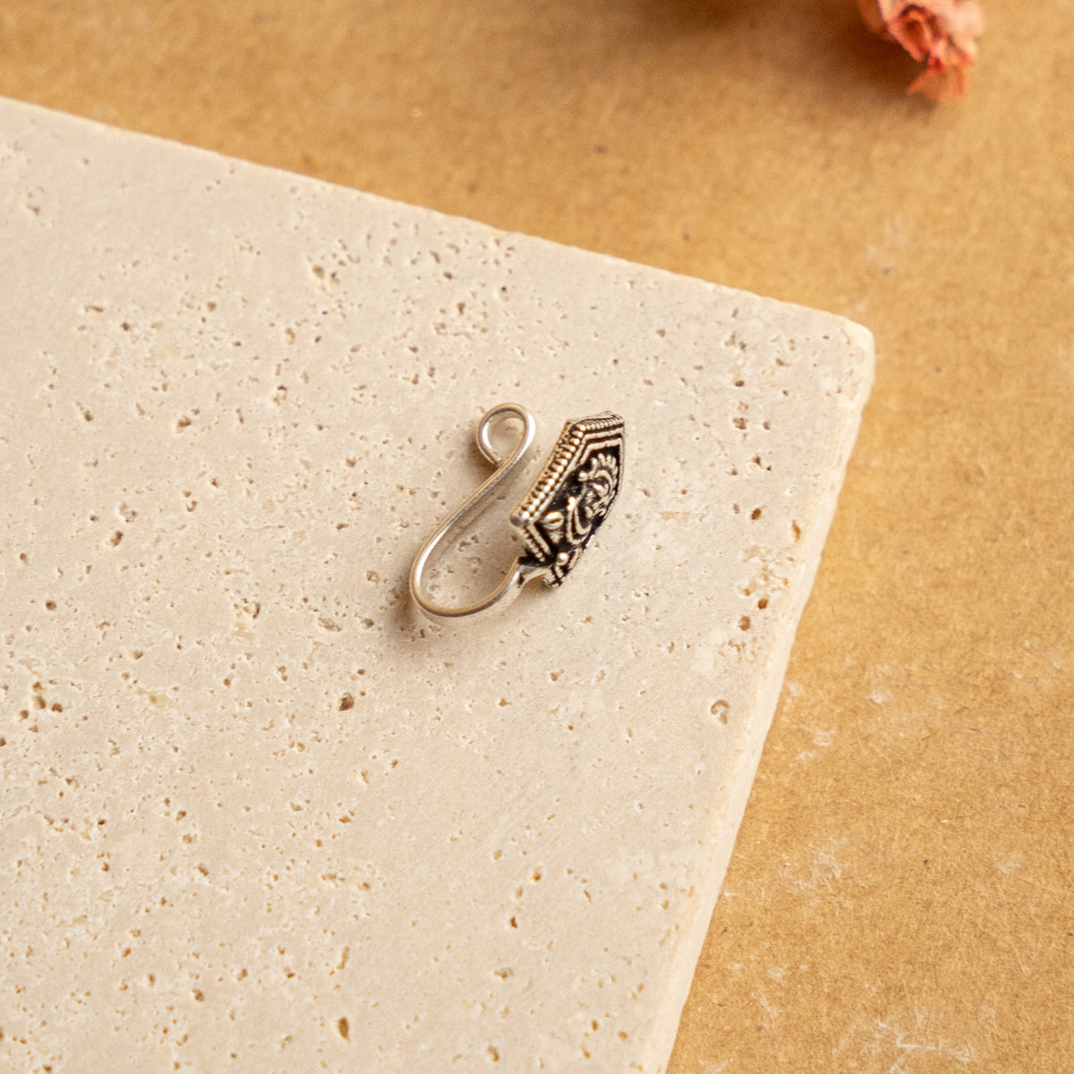 RIDHI CLIP ON NOSE STUDS NS67