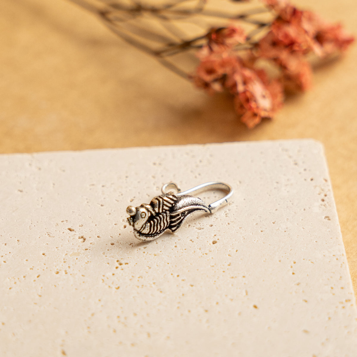 HALO CLIP ON NOSE STUDS NS84